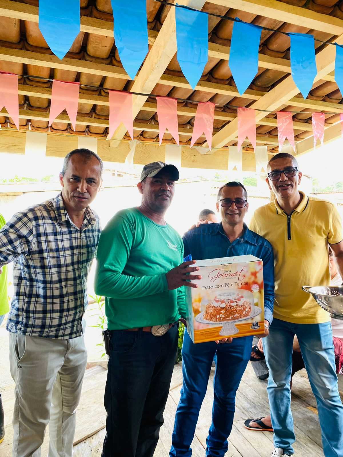 Camacã: Respeito e admiração; Prefeitura comemora o Dia do Gari com café da manhã